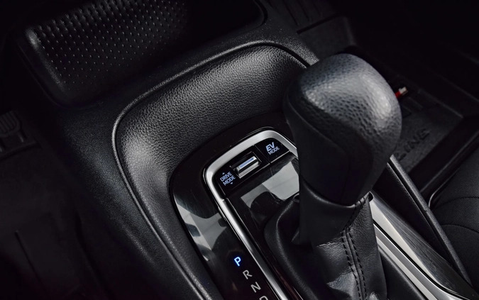 Toyota Corolla cena 63900 przebieg: 230000, rok produkcji 2019 z Boguchwała małe 529